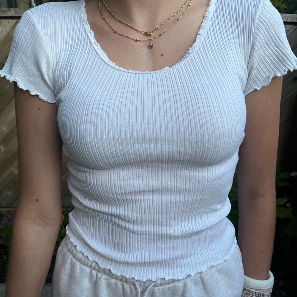 White Brandy Melville shirt - Picture 1 of 2